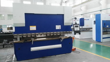 自動CNCの出版物ブレーキ鋼板曲がる機械ISO 9001の証明