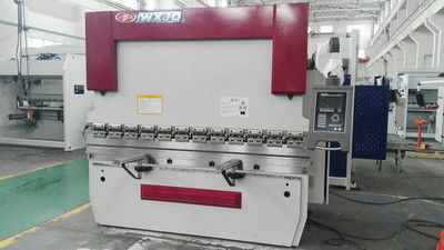 機械式CNC液圧プレスブレーキ 工業自動化および金属形状化用