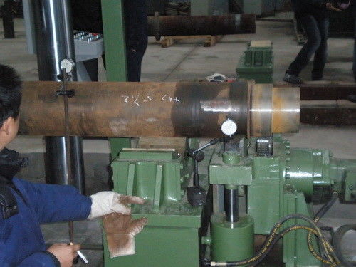 500Ton油圧まっすぐになる機械4 Colunmのタイプ出版物機械くねり鋼管