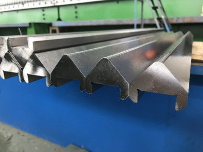 16mmの鋼管の曲がる機械CNCのタンデム出版物ブレーキQ345シート プロセス鋼管