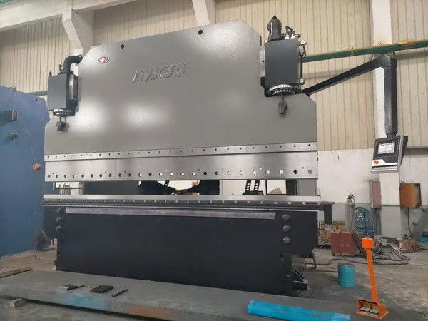 CNC 油圧出版物ブレーキを処理する版証明される 600 の T 圧力セリウム