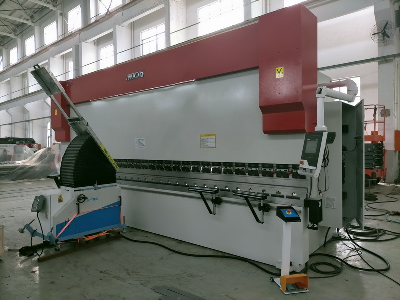 最新の企業ブログについて CNC液圧プレスブレーキ選択表 (モデル比較ガイド)