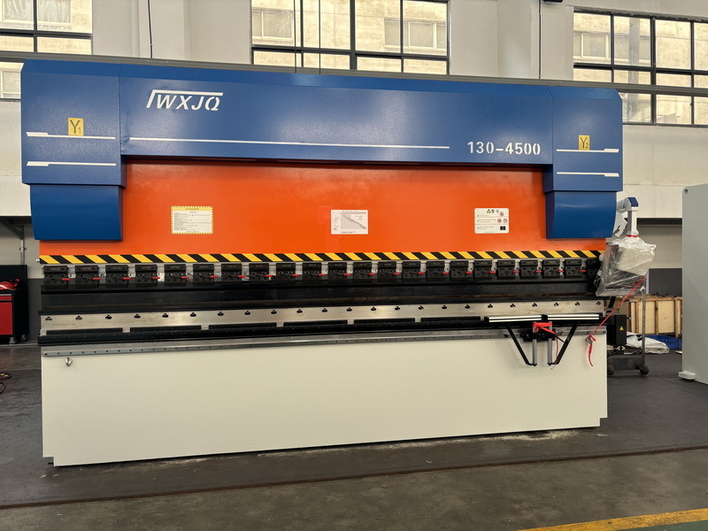 最新の企業ブログについて How to Choose the Right Press Brake Machine for Different Sheet Metal Thicknesses and Materials