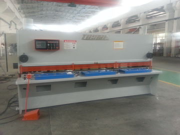 購入 Mahine を切る電気 NC の油圧ギロチンのせん断の版 online manufacture