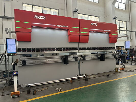 購入 トランデムプレスブレーキ 喉の深さ200mmから1600mm 最大速度70M/minから180M/minとバックゲージ範囲500から1000mm online manufacture
