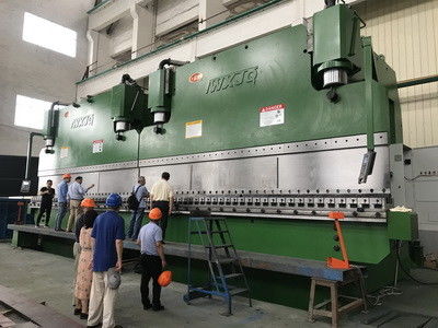 購入 Precision Tandem Press Brake with 0.02 Mm Back Gauge Accuracy, 150-500 Mm Max Stroke, and 70-180 M per Min Max Speed online manufacture