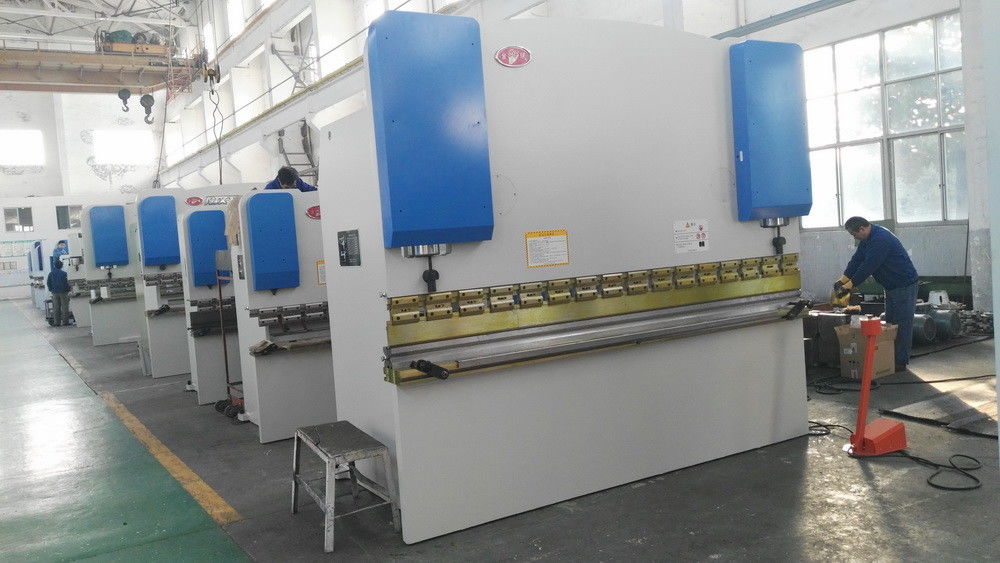 効率的な性能 メタルプレスブレーキ 1250mm 幅