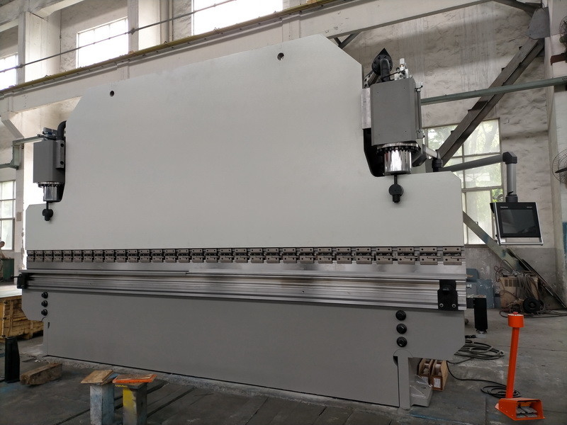 600T CNC 水力プレスブレーキ 金属シート折り形状のための長さ14m