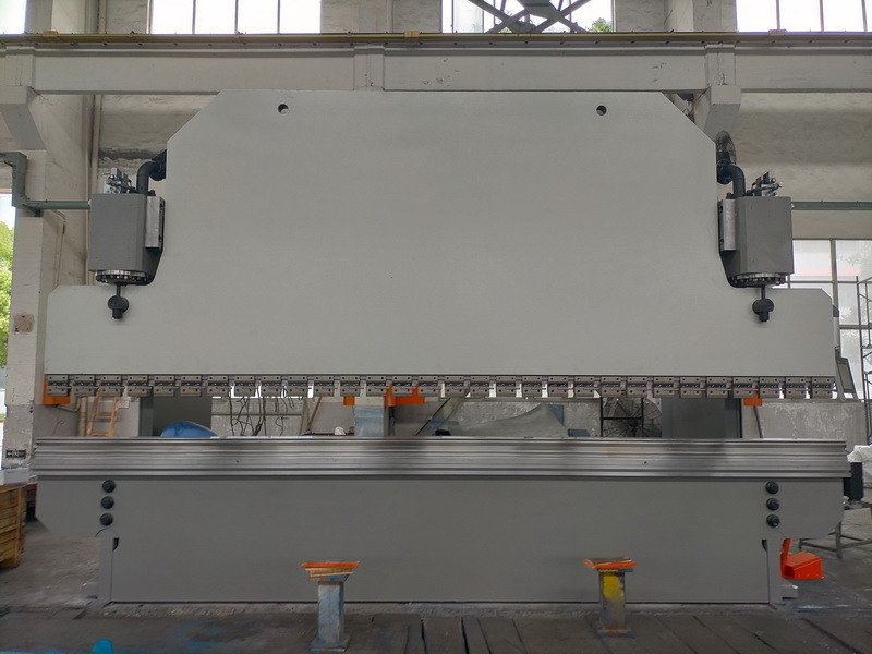 600T CNC 水力プレスブレーキ 金属シート折り形状のための長さ14m