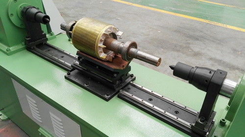 CNC横の油圧出版物機械デジタル表示装置に耐える63T圧力モーター