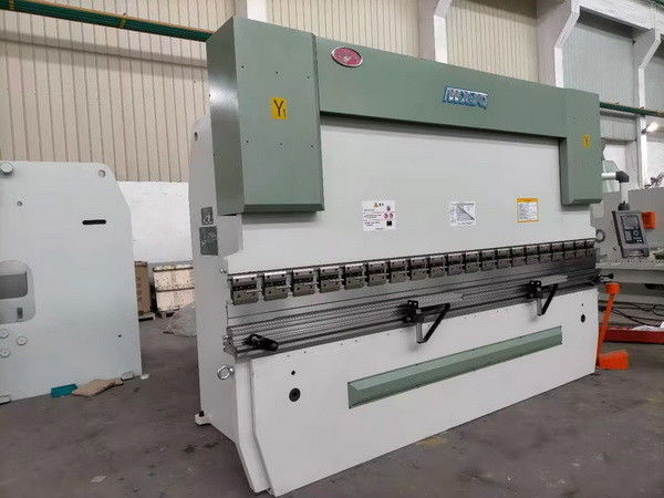 125T フォース CNC ハイドロリックプレスブレーキ WE67K125/3200 金属製造用
